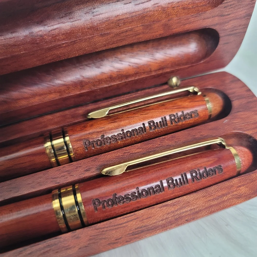 Der Gurn Punkt Wooden Professional Bullriding Association Pen And Pencil Set